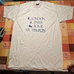 1989 Vintage White Graphic T-Shirt London Paris Rome Tiburon Sz XL